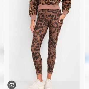 Old Navy High-Waisted Powersoft Leggings With Pockets | Size L